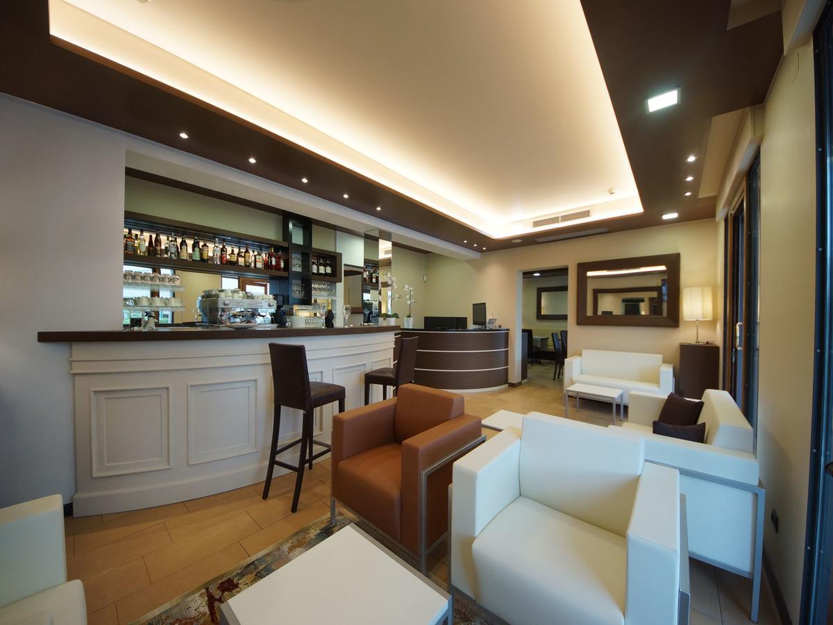 Hotel Clarin 14 By Dori Пескиера дел Гарда Екстериор снимка